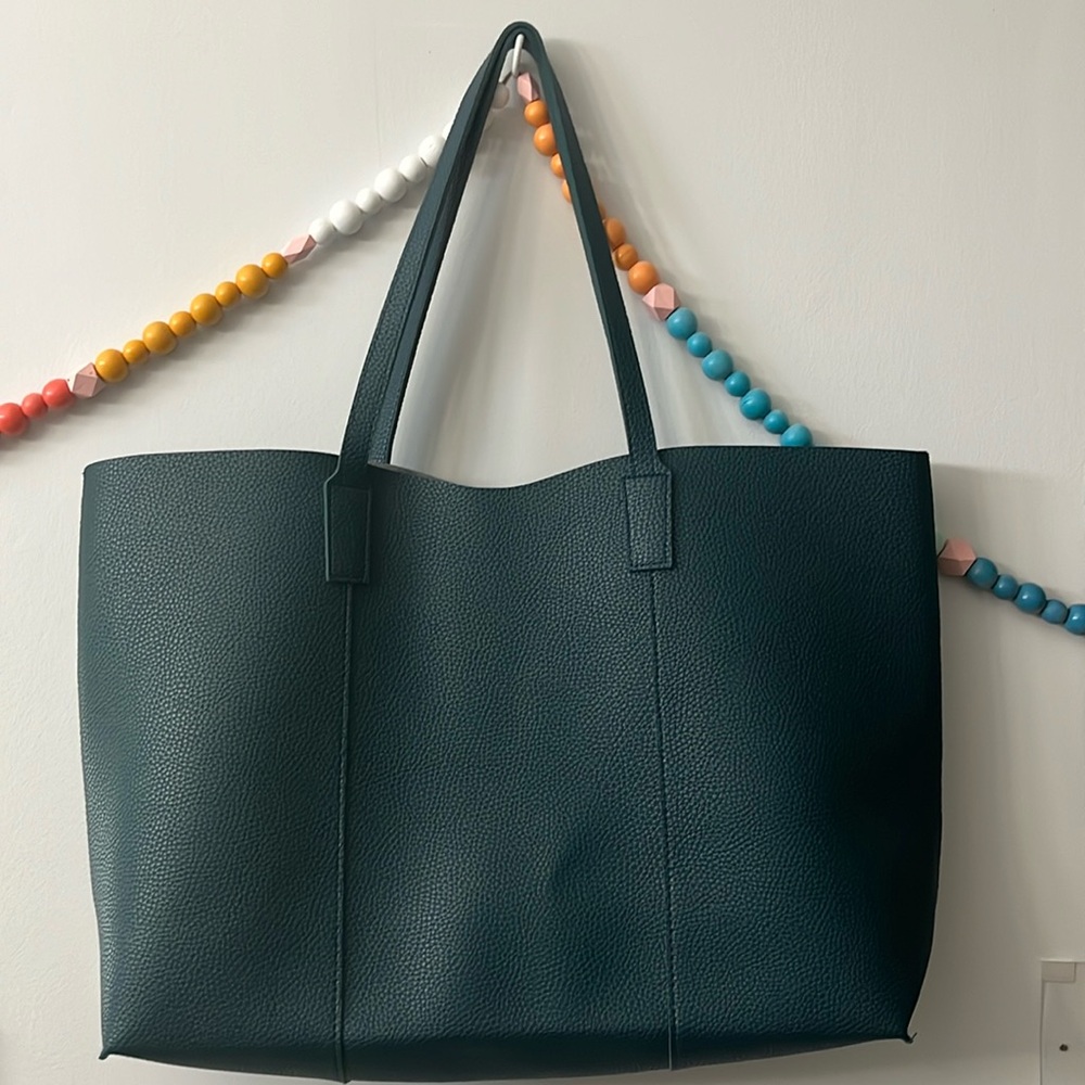 Macy’s Tote - Picture 4 of 9